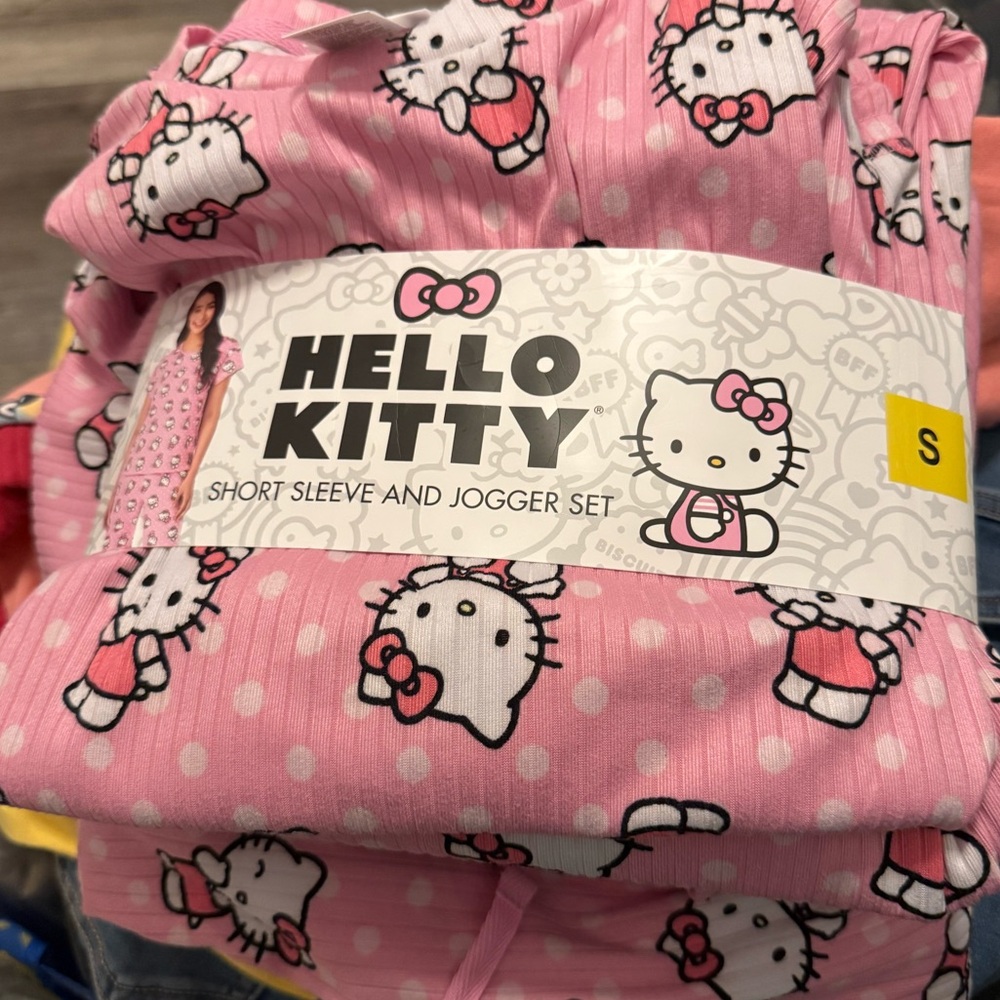Pink Hello Kitty short sleeve and jogger lounge Set - Picture 5 of 6